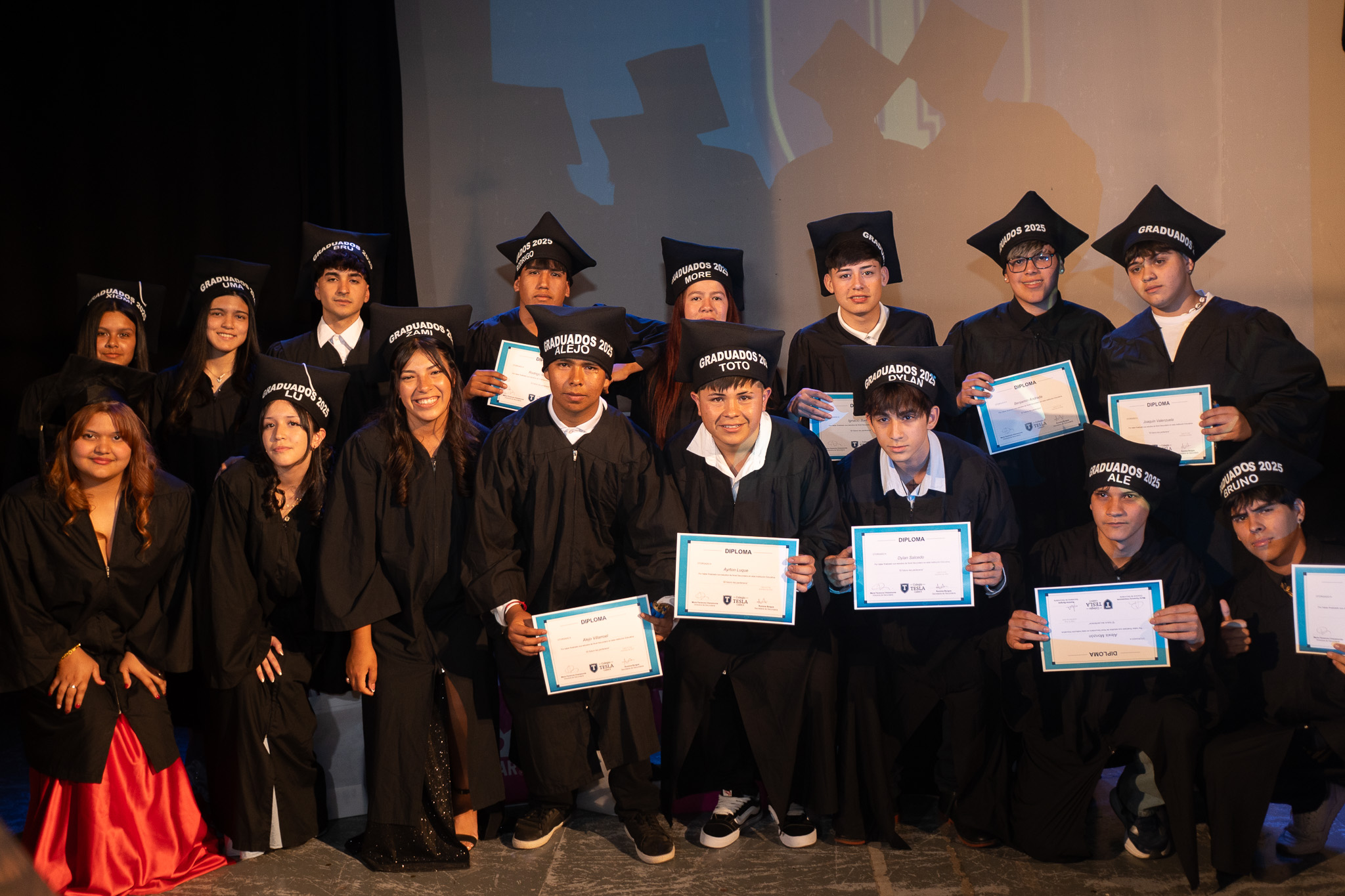 Primeros graduados del Colegio Tesla