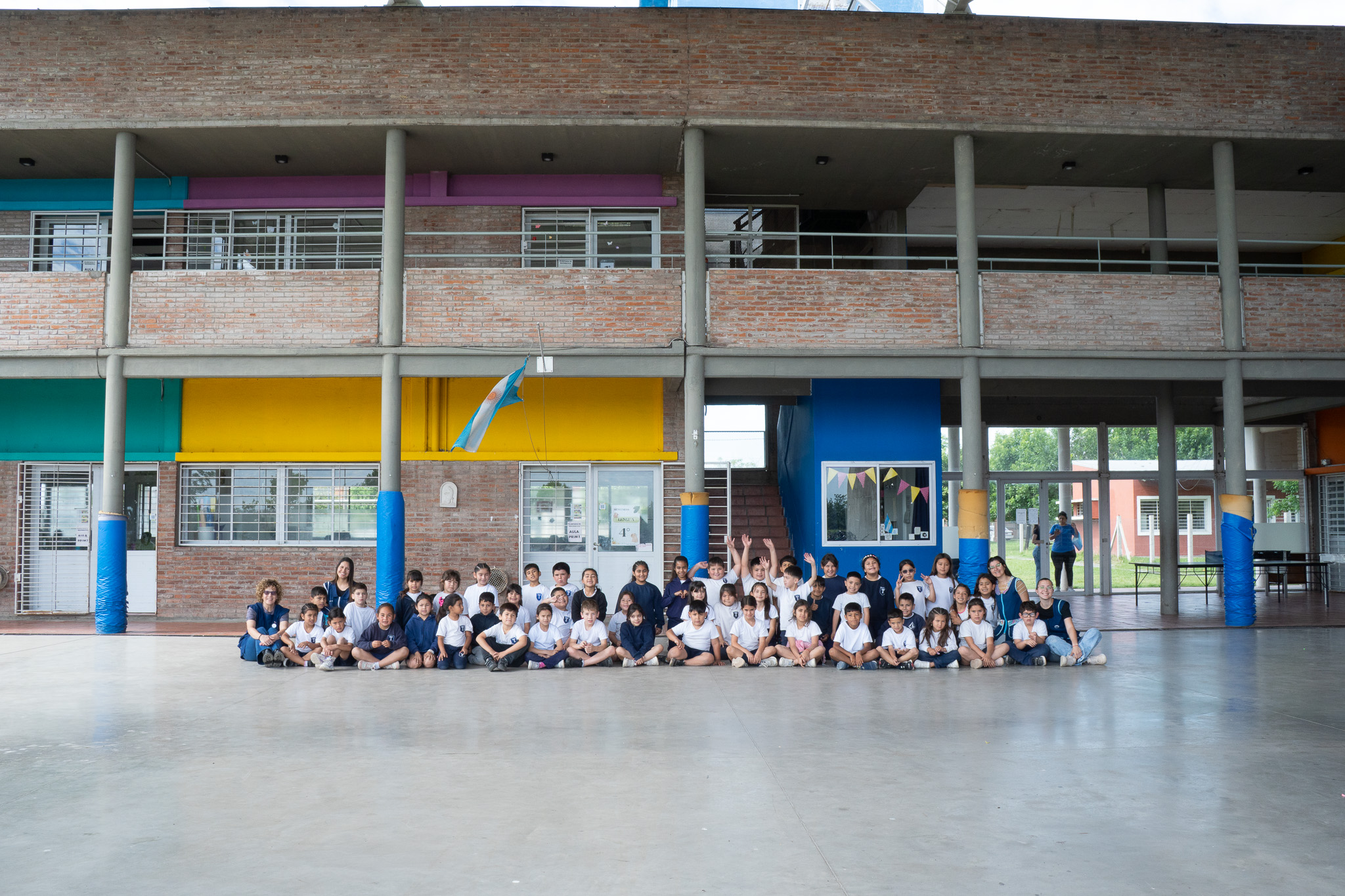 Comunidad educativa del Colegio Tesla